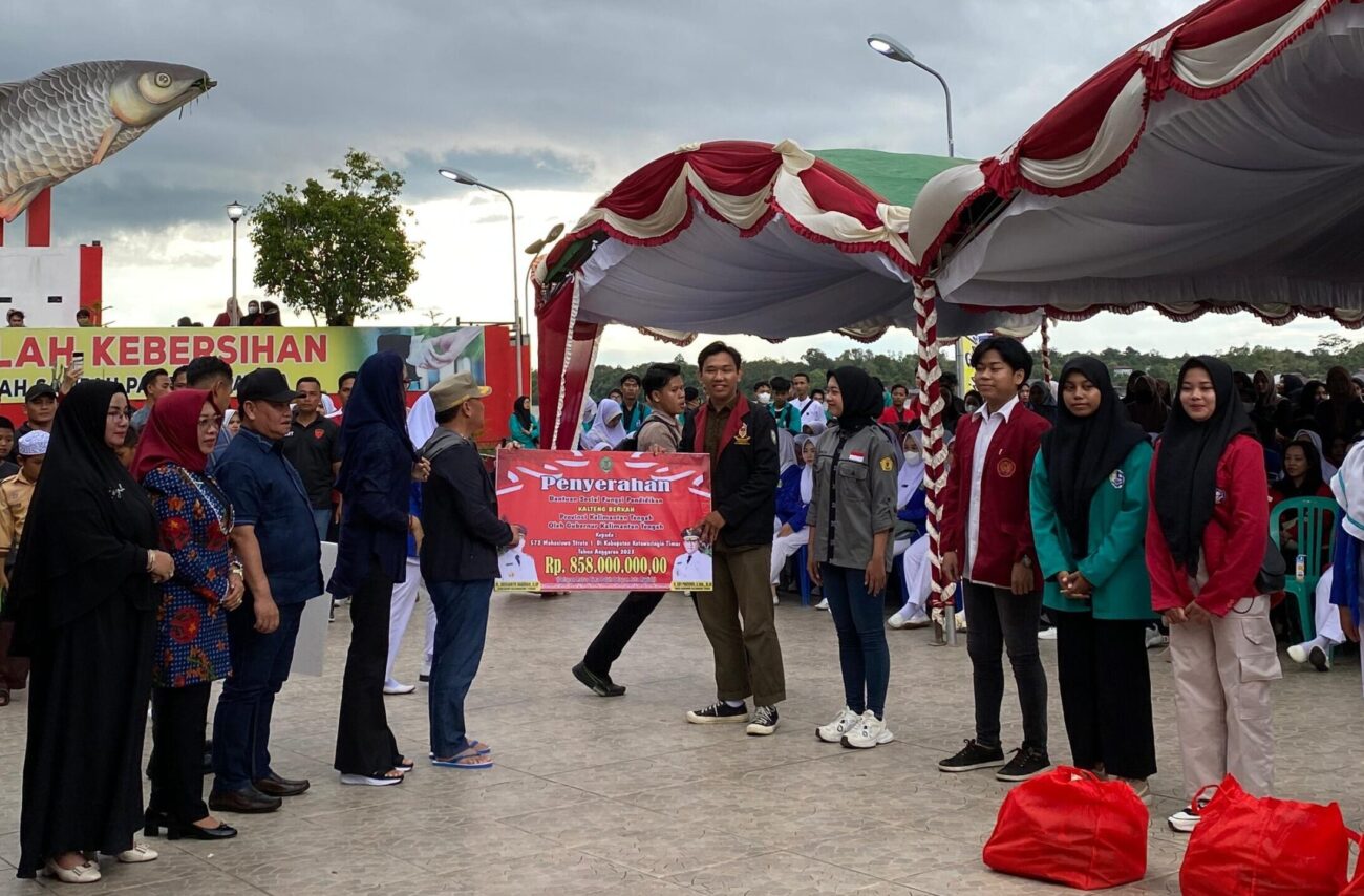 Bantuan Sosial Fungsi Pendidikan Kalteng Berkah Resmi Dibagikan