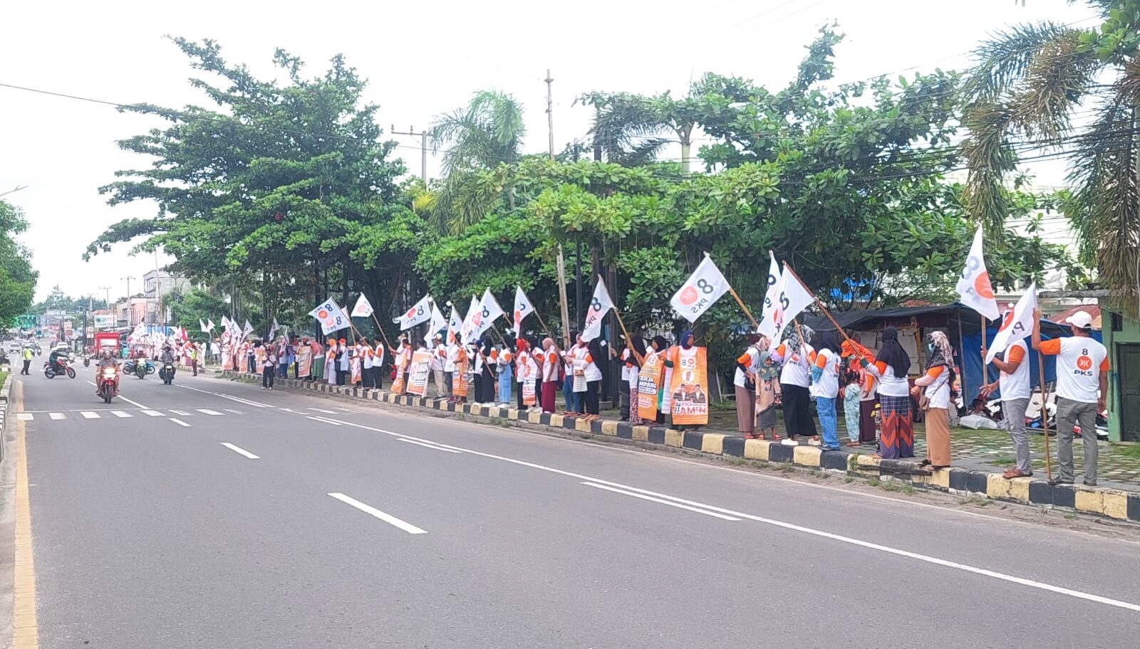 Sapa Pendukung, PKS Kalteng Gelar Flashmob di Sepanjang Jalan Tjilik Riwut Palangka Raya