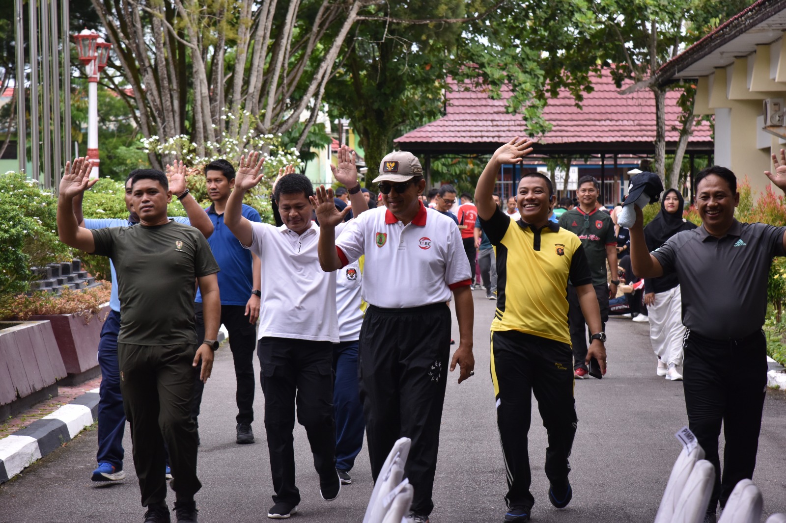 Kapolres Kobar Hadiri Jalan Sehat dan Deklarasi Pemilu Damai Serentak se-Kalteng