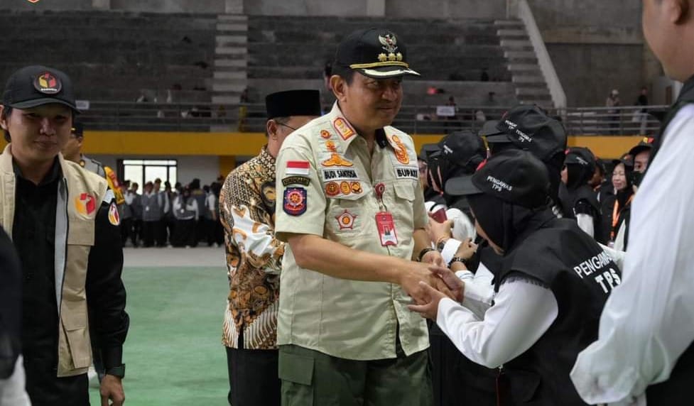 Hadiri Apel Siaga Bawaslu Kobar, Pj Bupati Harapkan Pengawas Pemilu Bekerja Secara Profesional
