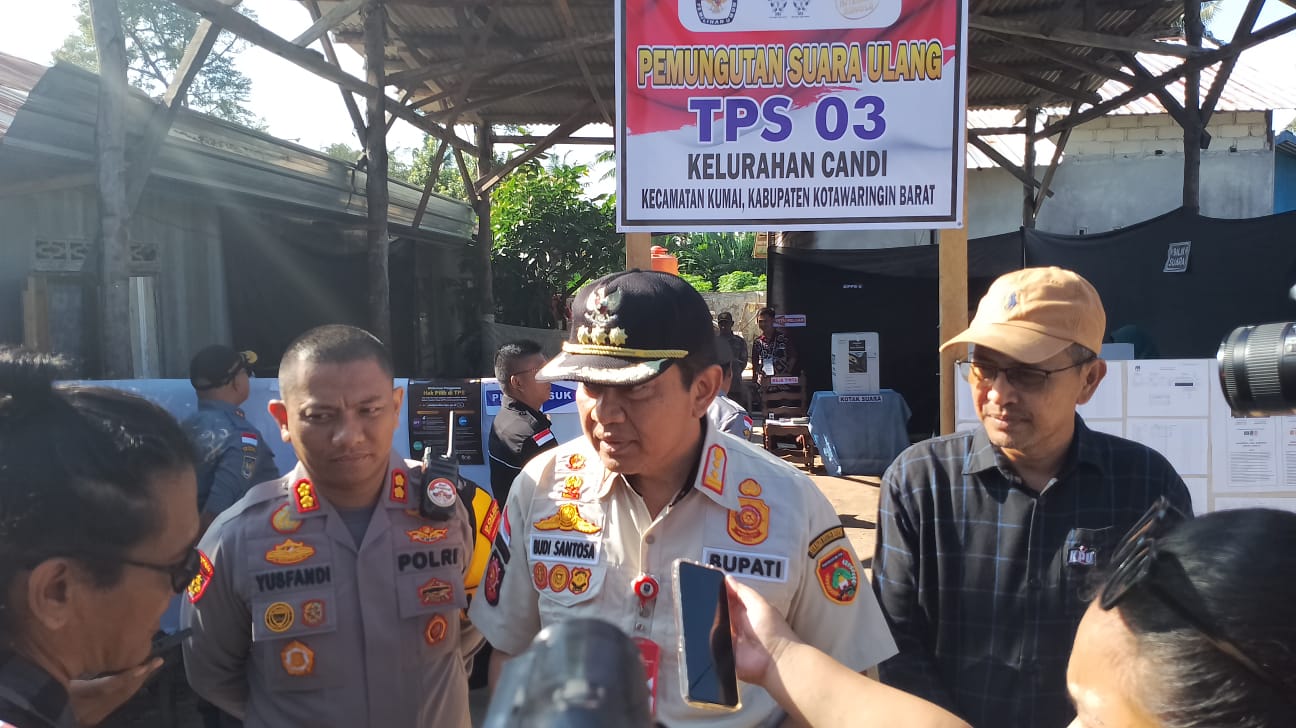 Masyarakat Candi Kecamatan Kumai Antusias Ikuti PSU di TPS 03