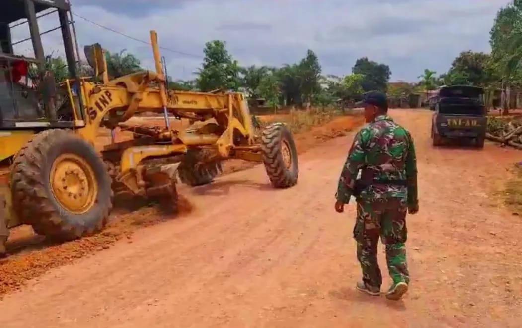 Alat Berat Dikerahkan, Maksimalkan Pengerjaan Jalan pada Sasaran TMMD Aruta