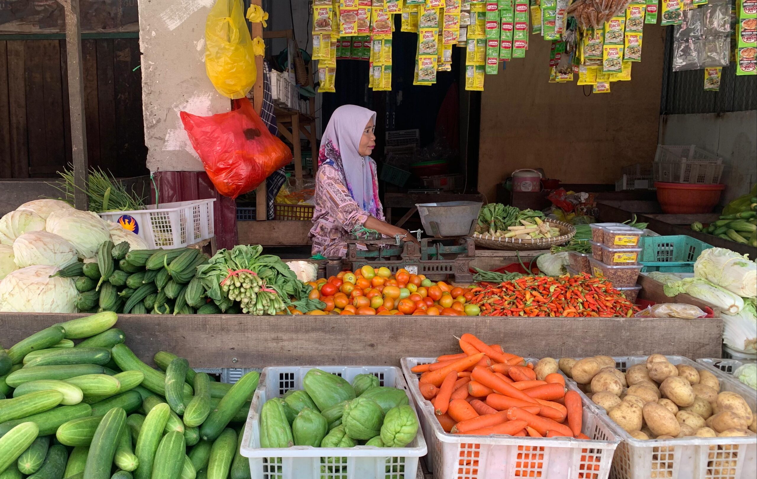 Sejumlah Komoditas Harga Naik, Pedagang Terpaksa Menjual Mahal