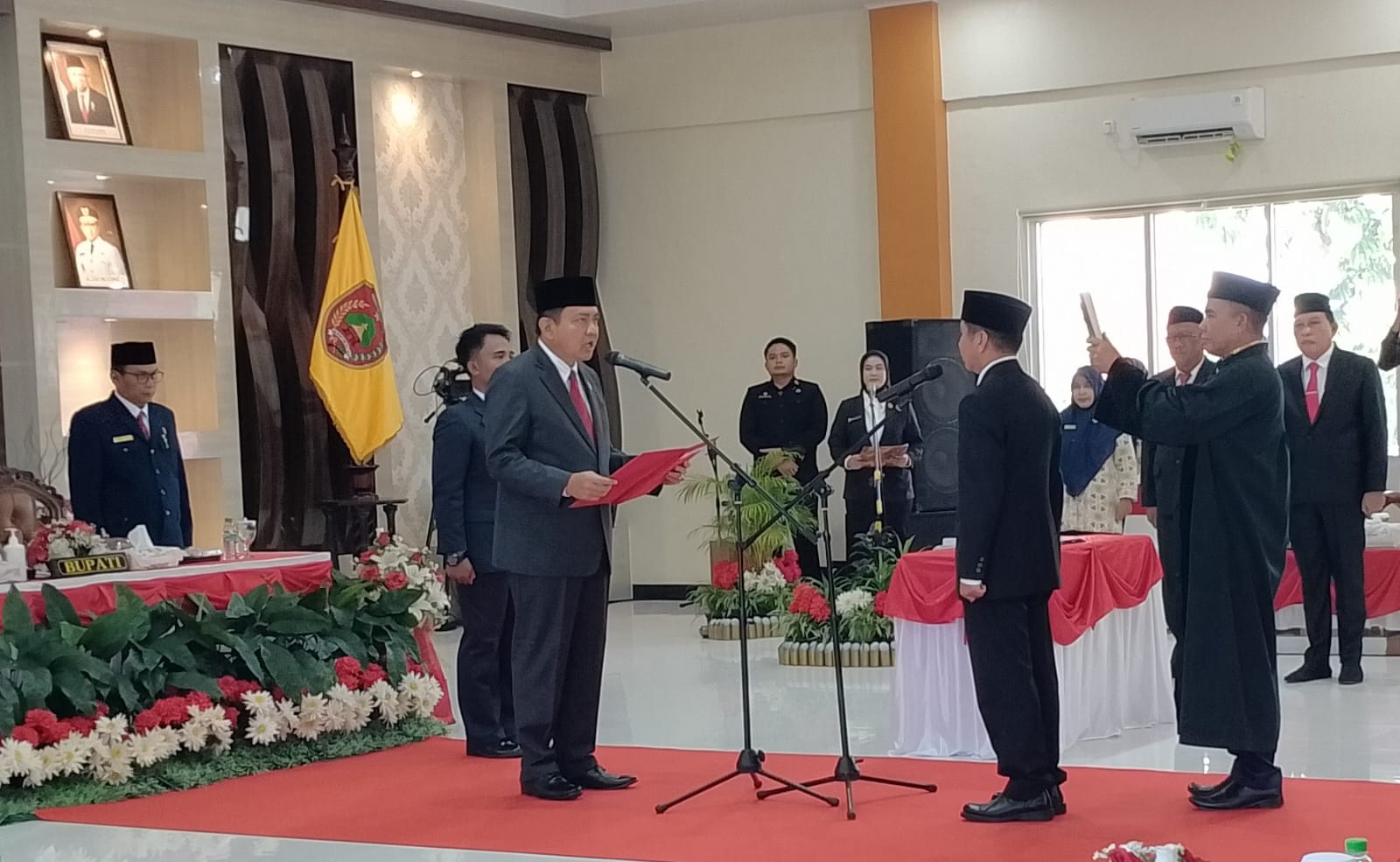Pj Bupati Budi Santosa Lantik Rody Iskandar Sebagai Sekda Kobar