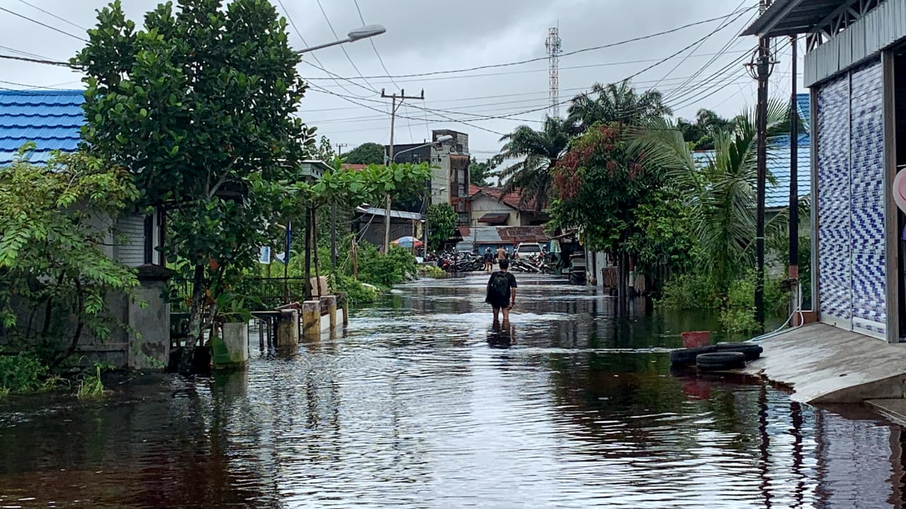 Tak Kunjung Surut, Debit Air Banjir di Palangka Raya Meninggi Hampir Dua Meter