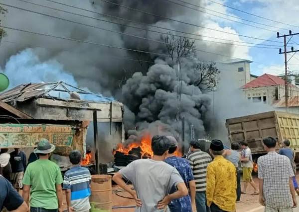 Rumah Kontrakan Dijadikan Bengkel Hangus Terbakar H+2 Lebaran di Desa Pelantaran