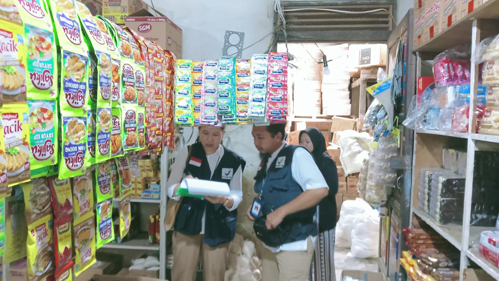 Loka POM Kobar Temukan Ratusan Produk Makanan dan Minuman Kedaluwarsa