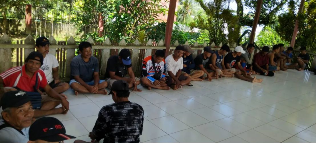 Warga Desa Ini Tuntut Pembebasan Tersangka Pencuri Buah Sawit yang Ditahan Polres Kotim