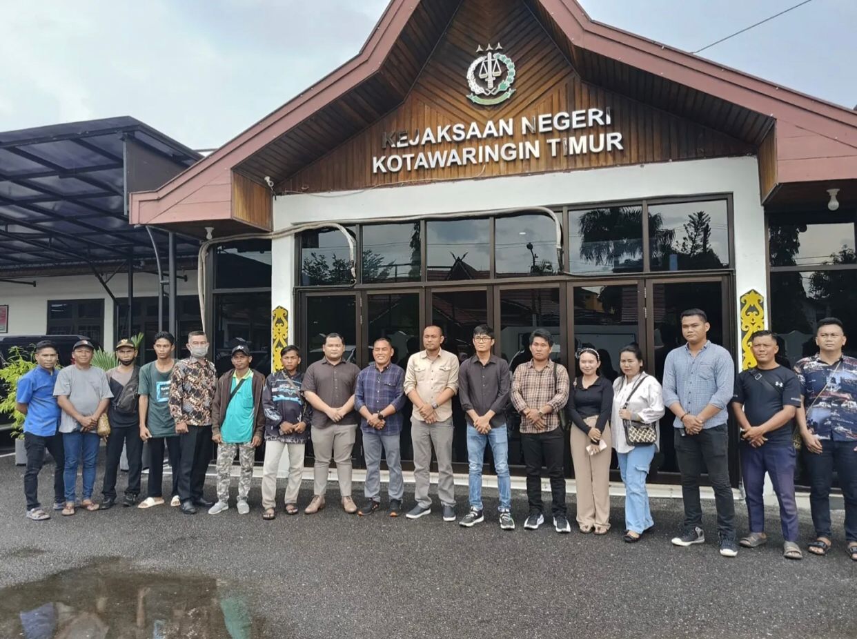Warga Geruduk Kantor Kejari Kotim, Pertanyakan Kasus Ini