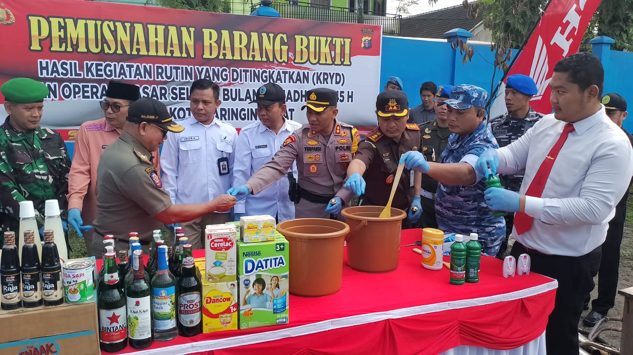 Polres Kobar Musnahkan Miras dan Sabu Jelang Idul Fitri 2024