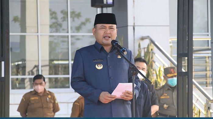 Dadi Instruksikan ASN untuk Salat Idul Fitri di Halaman Rumah Jabatan Bupati Melawi