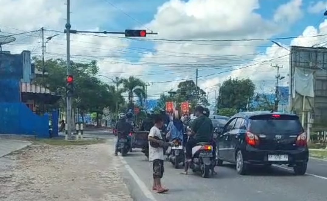 Ada Anak yang Harusnya Sekolah Terpaksa Jadi Pengamen di Pangkalan Bun