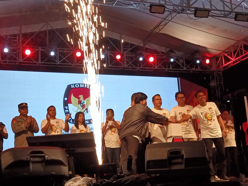 Peluncuran Pilkada Katingan Meriah, Ribuan Masyarakat Padati Lapangan Sport Center Kasongan