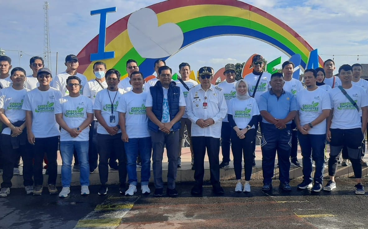 Pj Bupati Kobar Ajak Warga Gencarkan Kebersihan Lingkungan