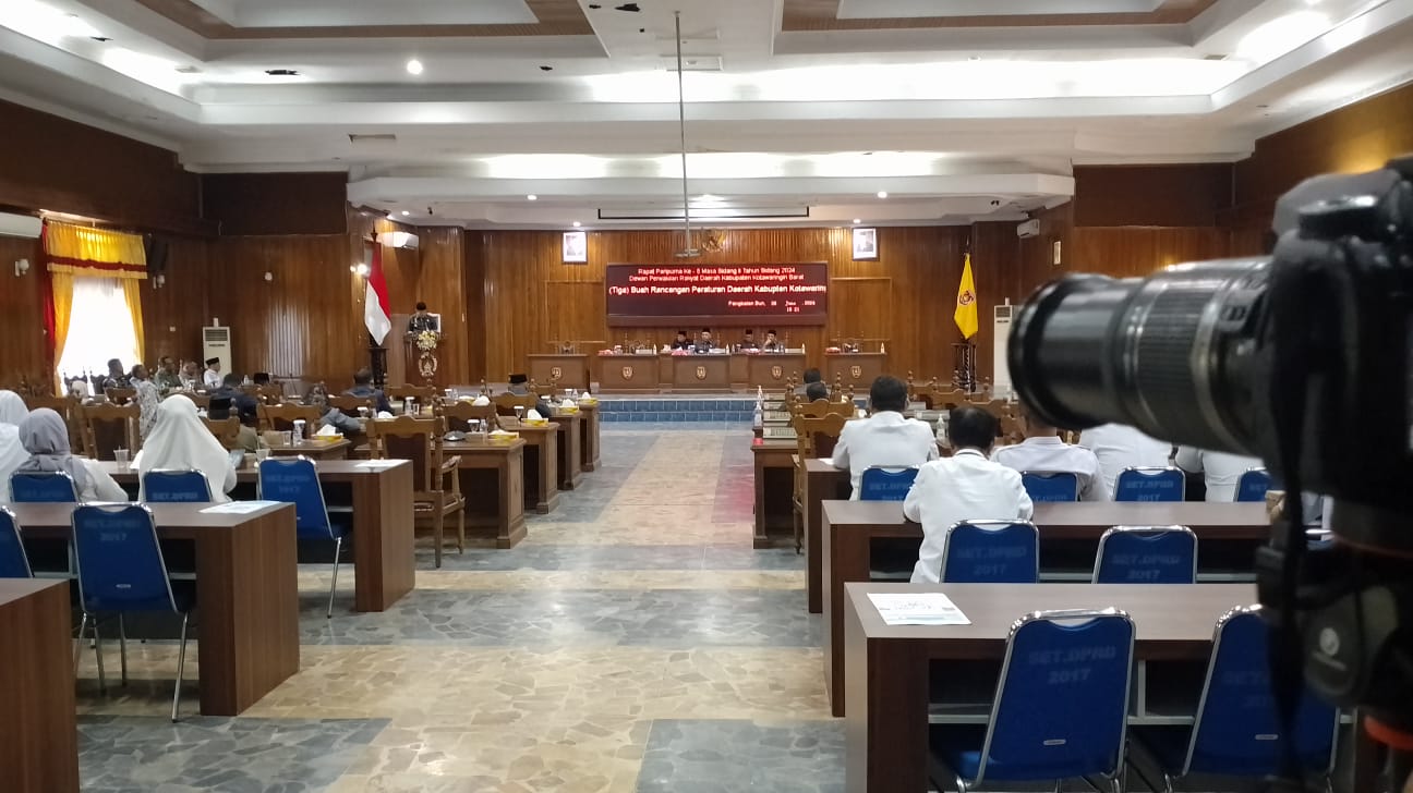 Anggota DPRD Kobar Ungkap Revisi Penting Ranperda dalam Rapat Gabungan DPRD