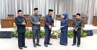 Enam Fraksi DPRD Barut Sampaikan Pandangan terhadap Raperda APBD Tahun 2023