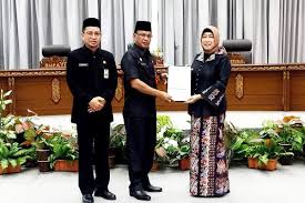 Pemkab Barut Jawab Pandangan Fraksi DPRD Terkait Raperda APBD Tahun 2023