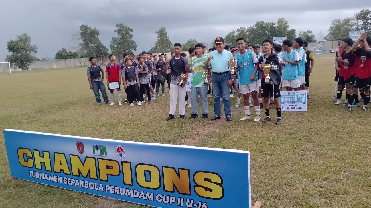 Pj Bupati Kobar Tutup Turnamen Sepakbola Perumdam Cup U-16: Buana Putra FC Raih Gelar Juara!
