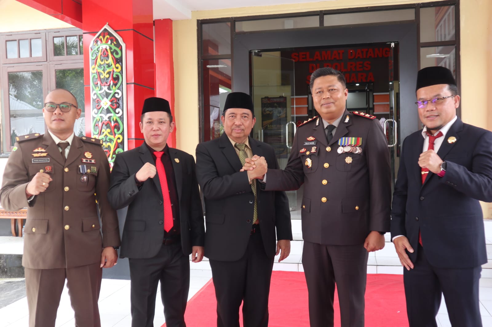 Hadiri Peringatan HUT Bhayangkara, Pj Bupati Kaspinor: Kolaborasi yang Baik Terus Dilanjutkan