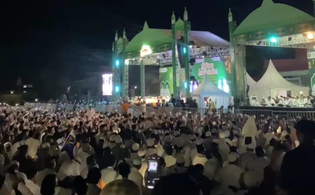 Ribuan Warga Tumpah Ruah di Kalteng Bersholawat untuk Rayakan HUT Provinsi ke-67