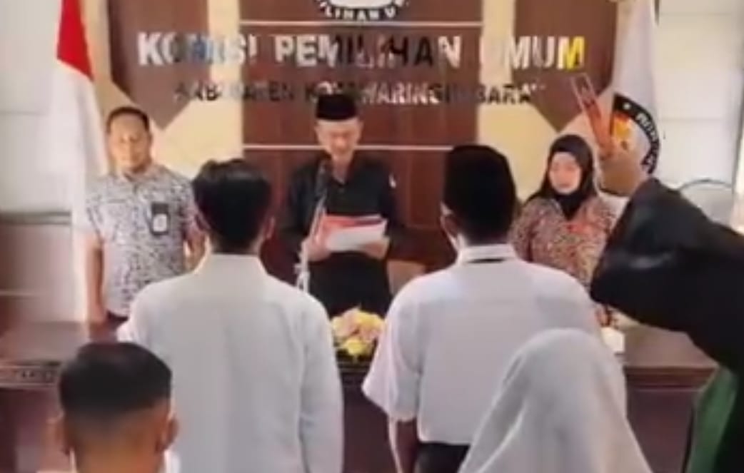 Lantik PPS Desa Pasir Panjang dan Rangda, KPU Kobar Tekankan Integritas dan Penyesuaian Diri