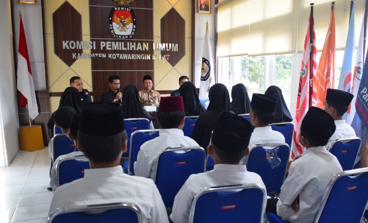 Peringati 10 Muharram 1446 H, KPU Kobar Undang Anak Yatim Piatu dari Ponpes Al Wahidah Sunan Giri