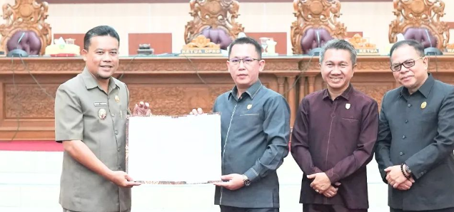 Pj Bupati Rendy Lesmana Hadiri Rapat Paripurna Persetujuan Raperda Perubahan APBD 2024