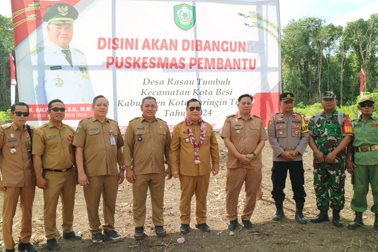 Bupati Kotim Letakan Batu Pertama Pembangunan Pustu di Desa Rasau Tumbuh