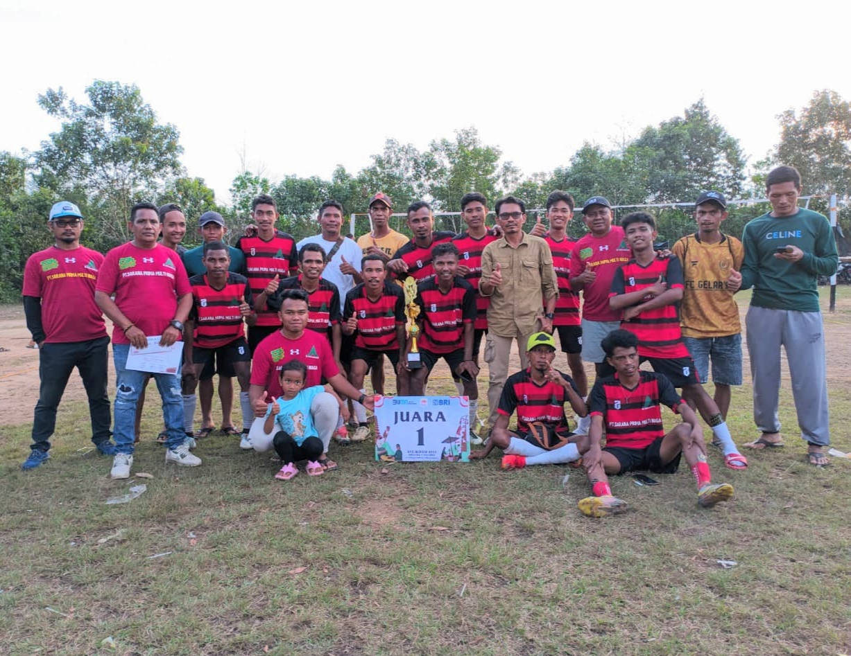 PT SPMN Juara 1 Turnamen Sepak Bola Desa Pelantaran dalam Peringatan HUT RI ke – 79
