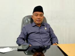 Anggota DPRD Barito Utara Dorong Masyarakat Kibarkan Bendera Merah Putih di Rumah