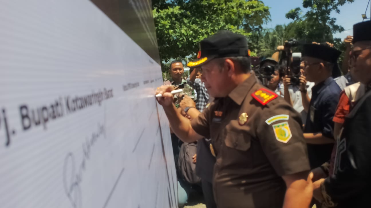 Kajari Kobar Teken Deklarasi Kampanye Damai Pilkada 2024, Wujudkan Pemilu Aman dan Kondusif