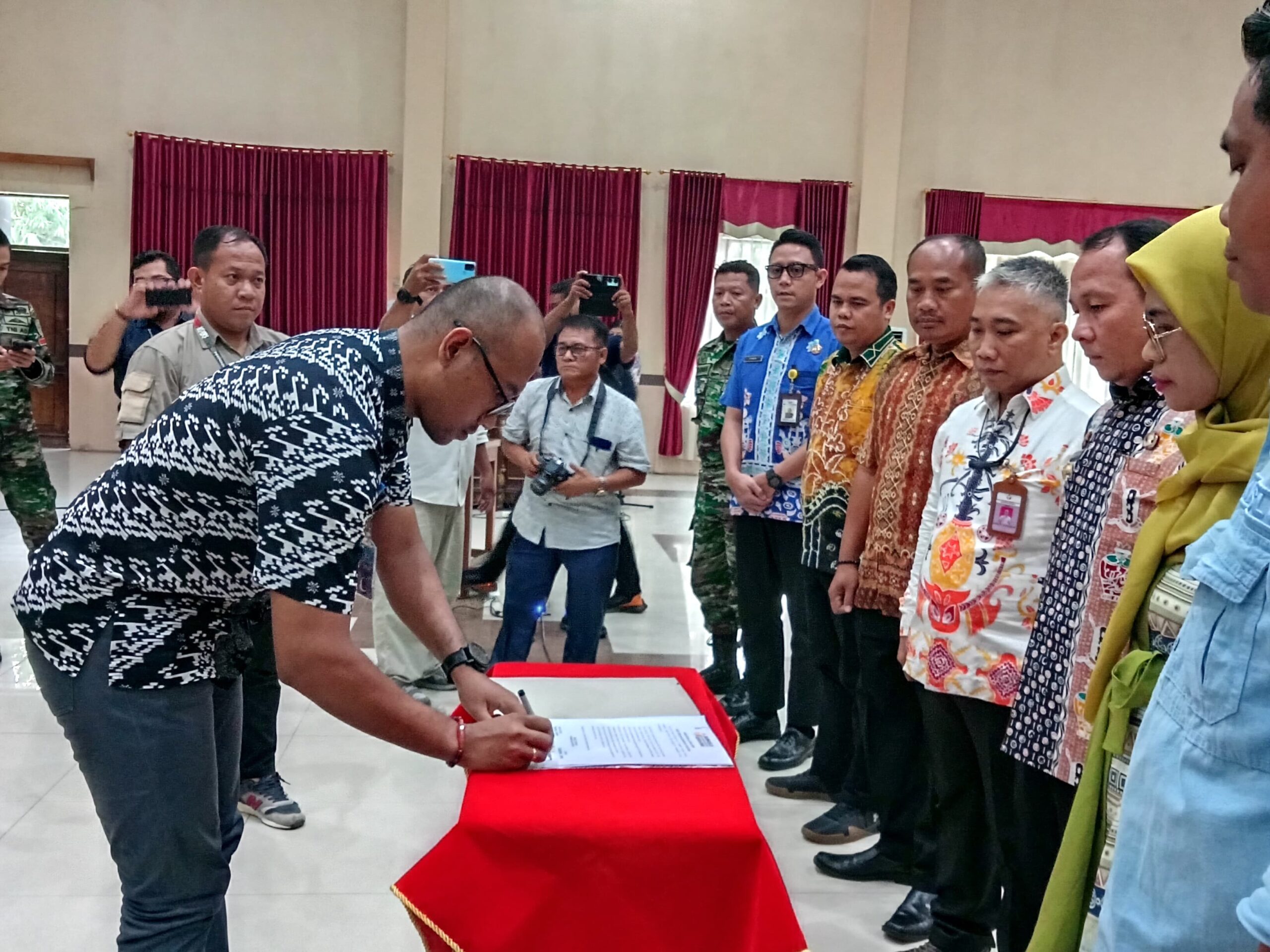 Pj Bupati Katingan Berharap Peran Kades dan Lurah Ciptakan Pemilu yang Jurdil