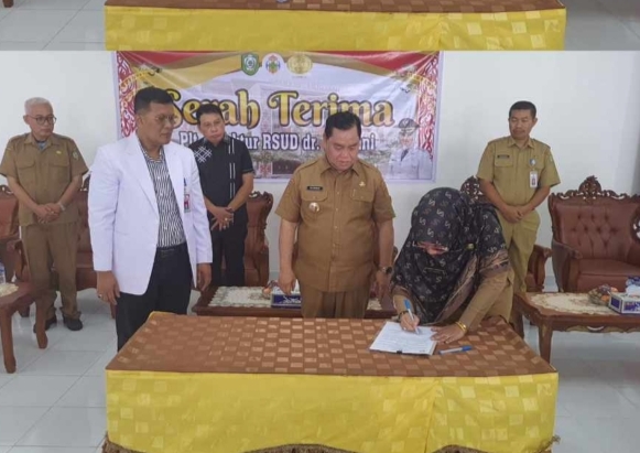 Hadiri Serah Terima Jabatan Plt Direktur RSUD dr Murjani Sampit, Bupati Kotim: Di Bawah Kepemimpinan dr Sutriso Banyak Kemajuan