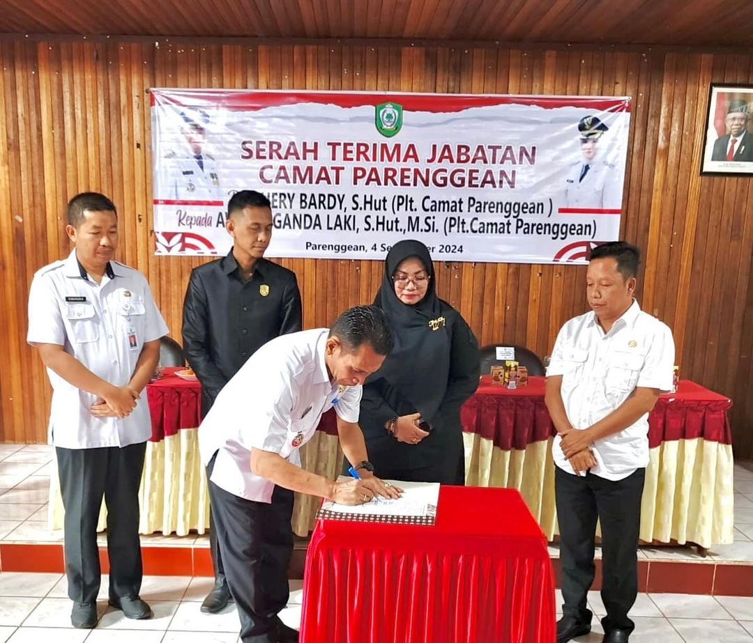 Pimpin Sertijab Plt Camat Parenggean, Wabup Irawati: Saya Yakin Bapak Awung akan Lanjutkan Kepemimpinan dengan Baik