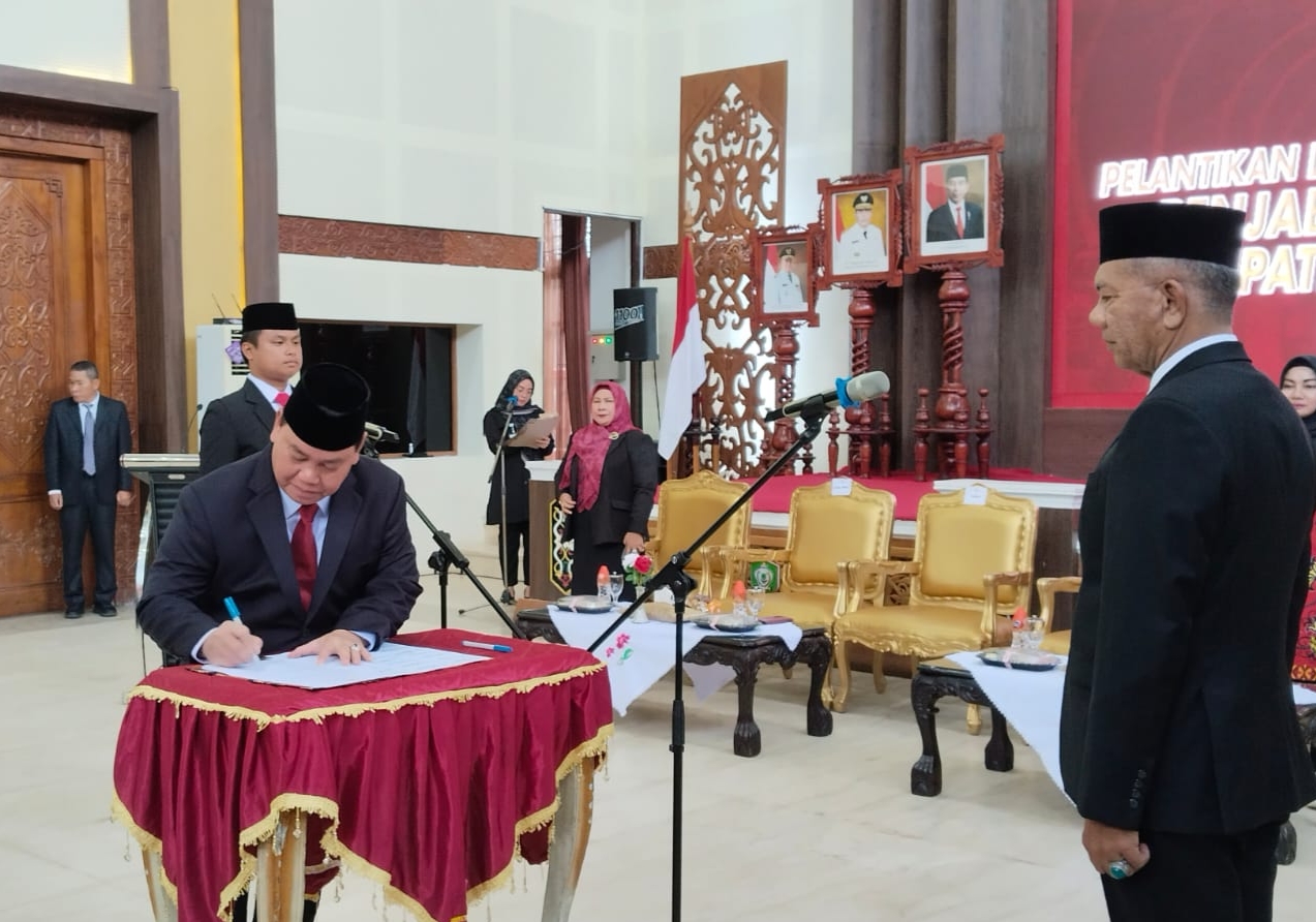Sanggul Lumban Gaol Dilantik sebagai Pj Sekda Kotim
