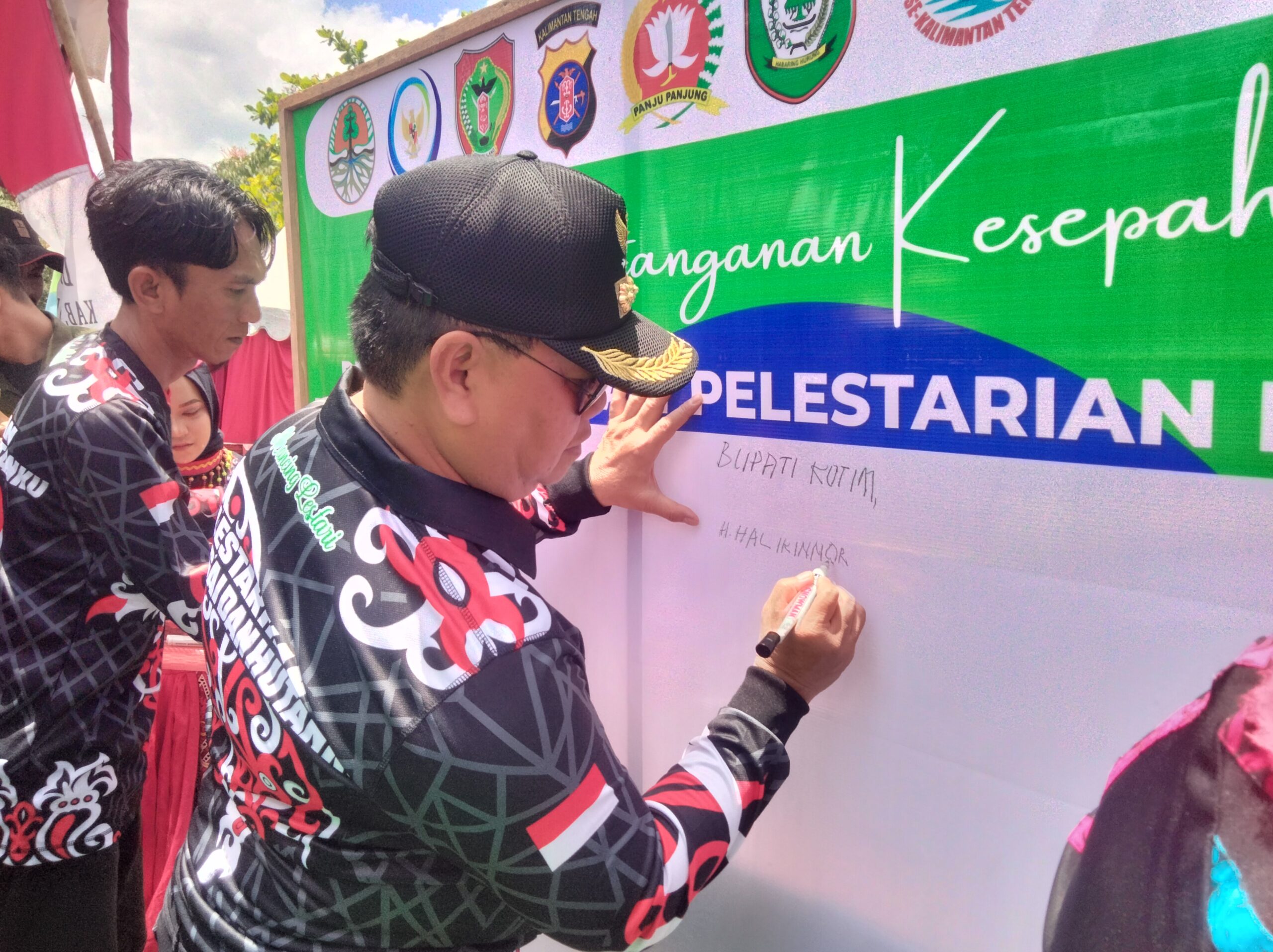 Bupati Kotim Ajak Masyarakat Berkomitmen Bersama Menjaga Kelestarian Ekosistem Sungai Mentaya