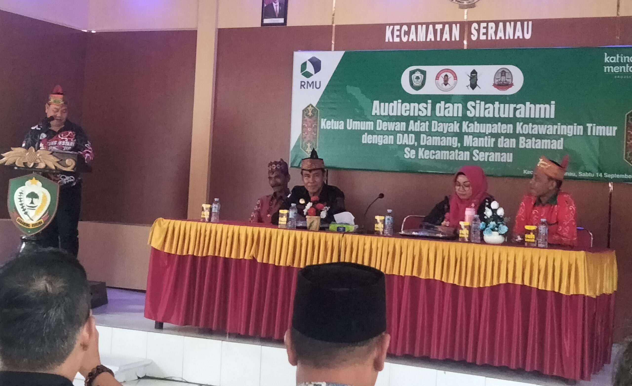 Bupati Kotim Gelar Audiensi dengan Lembaga Adat Dayak se-Kecamatan Seranau