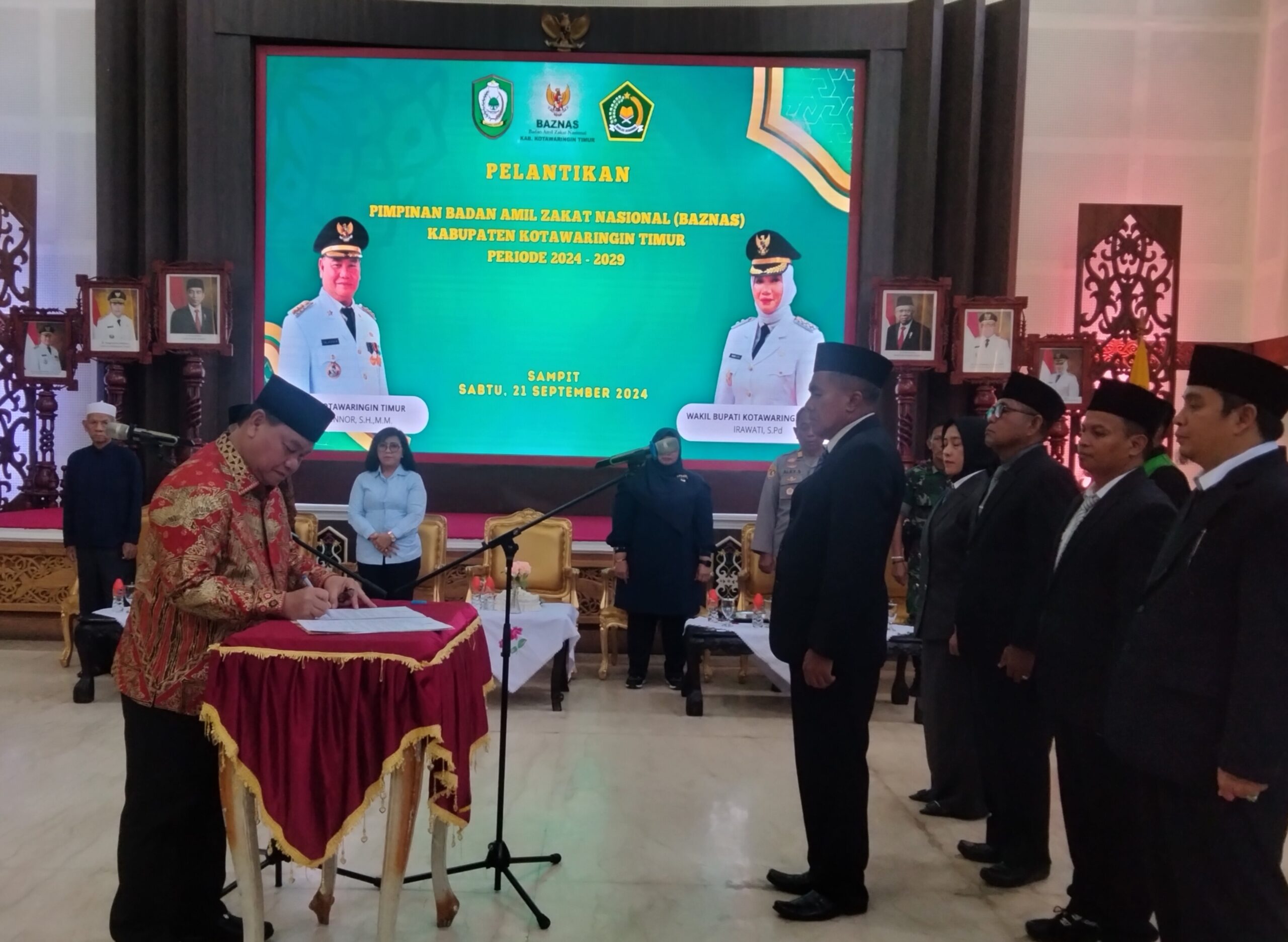 Bupati Halikinnor Lantik Pimpinan Baznas Kotim Periode 2024-2029
