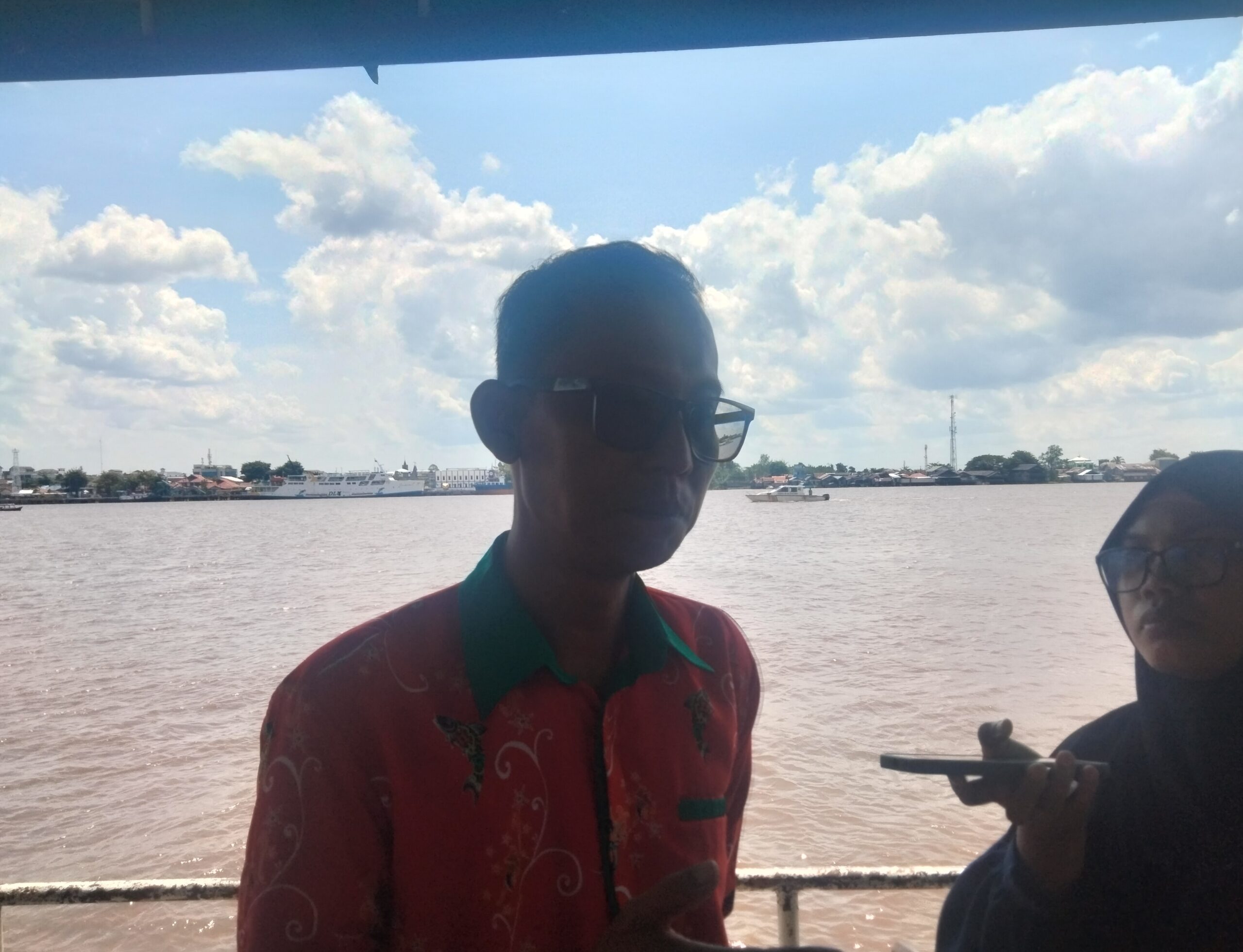 Jalan Menuju Kantor Camat Seranau Segera Diperbaiki