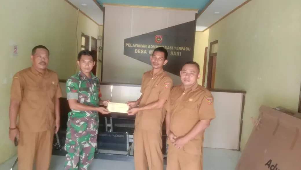 Babinsa Medangsari Perkuat Sinergi Lewat Komsos dengan Perangkat Desa