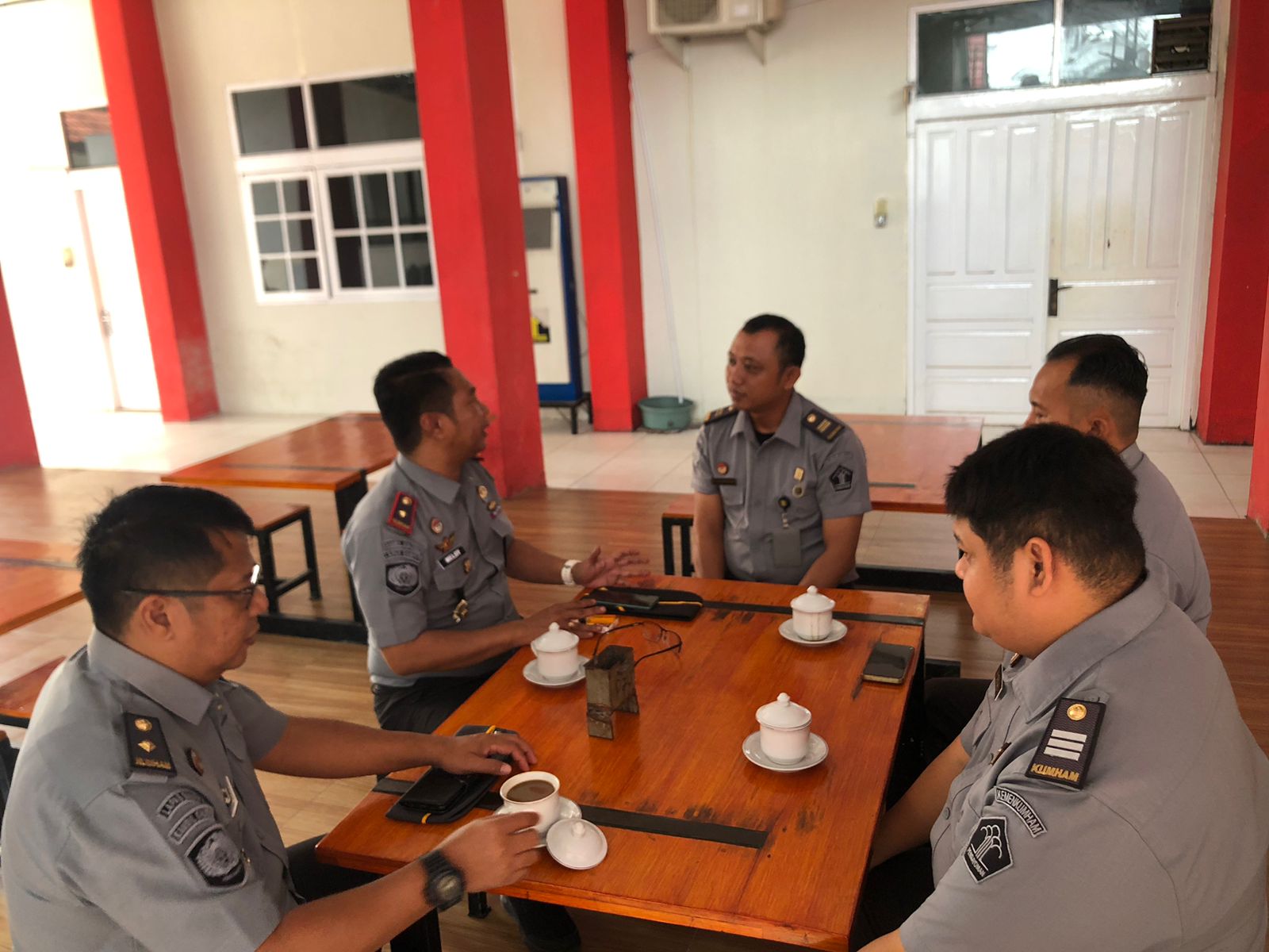 Perkuat Koordinasi Keterbukaan Informasi Publik, Kalapas Sampit Lakukan Rapat Bersama Tim Humas  