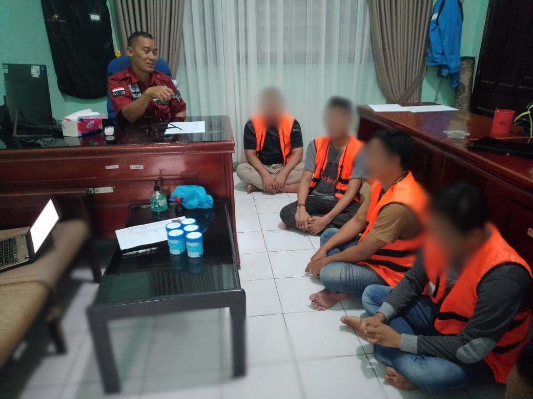 WBP Lapas Sampit Lakukan Tes Urin untuk Program Cuti dan Pembebasan Bersyarat