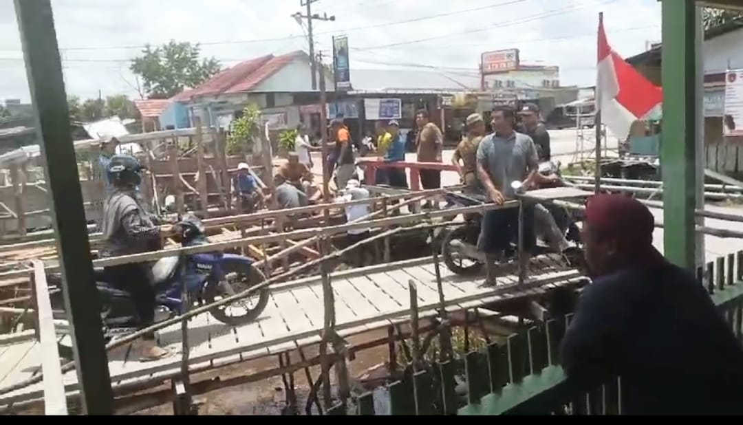 Warga Bungur dan Tatas Gotong Royong Bangun Box Culvert, Proyek Gorong-gorong Dinilai Gagal