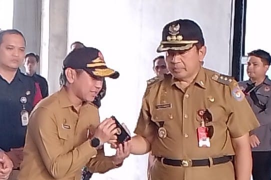 Pj Bupati Kobar Tegaskan Pentingnya Menjaga Saluran Drainase