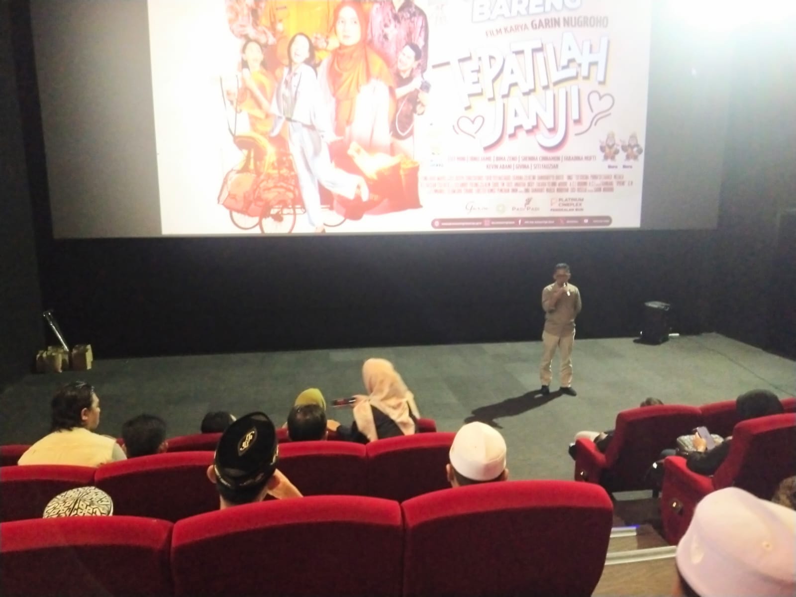 Peringati Hari Santri, KPU Kobar Gelar Nonton Bareng Film Edukasi Tepatilah Janji