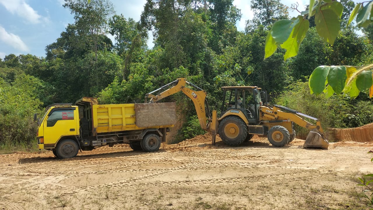 Kolaborasi Dinas PUPR Kobar dan PT BGA, Infrastruktur Jalan Desa Rungun Ditingkatkan