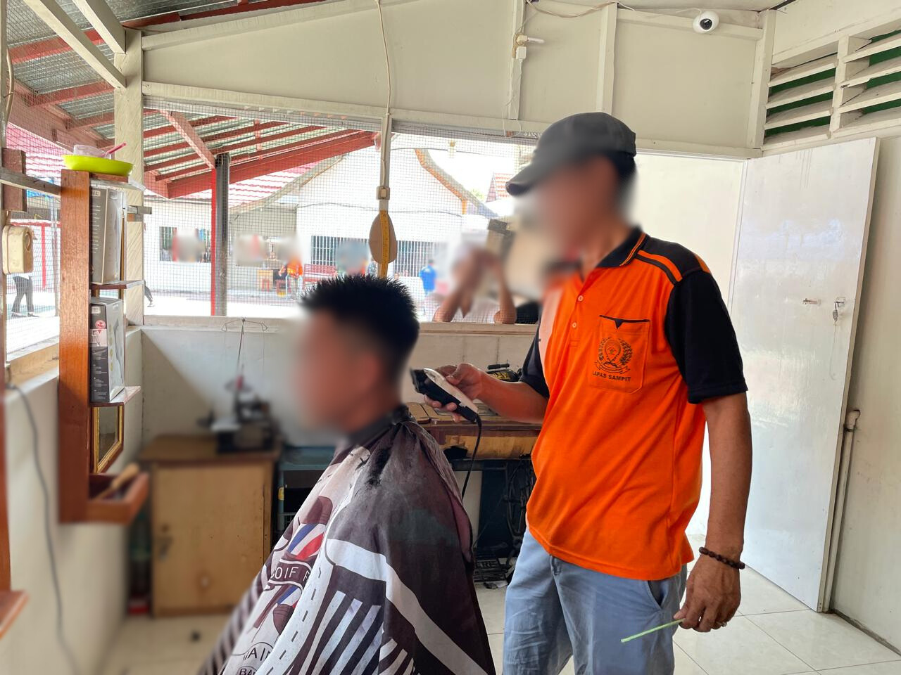 Lapas Sampit Bekali Keterampilan WBP dengan Program Barbershop