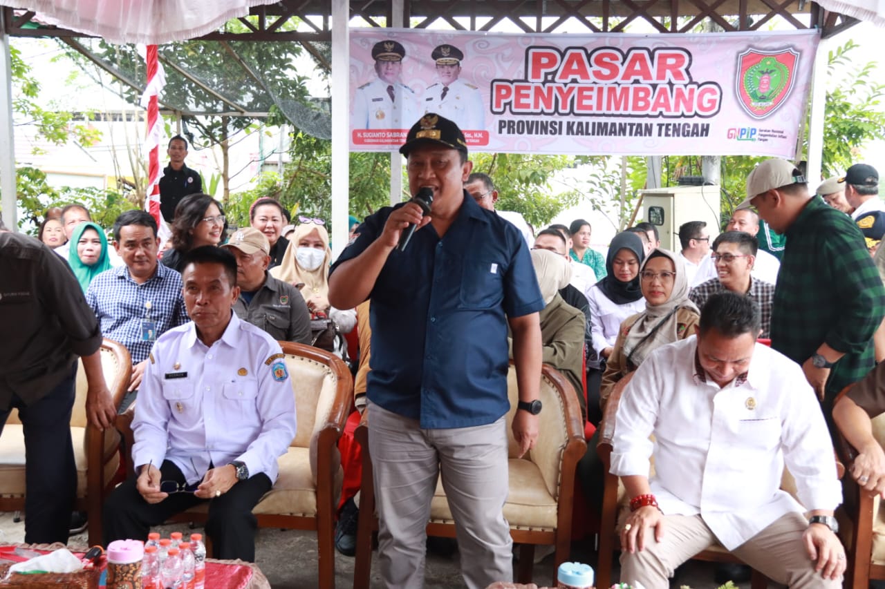 Wagub Kalteng Resmikan Pasar Penyeimbang dan Operasi Pasar di Murung Raya