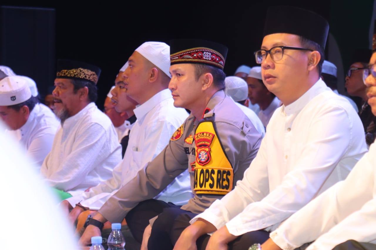 Wakapolres Kobar Hadiri Kalteng Bersholawat: Pererat Persaudaraan Warga