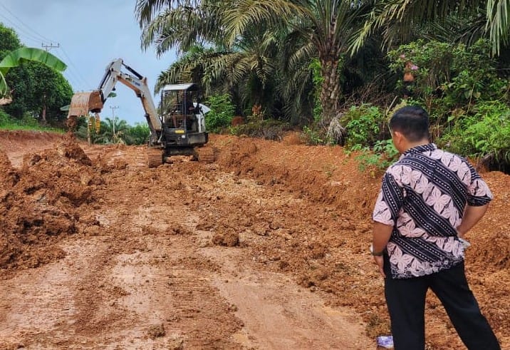 PUPR Kobar Bergerak Cepat Tanggapi Keluhan Warga di Jalan Muara Lintas Aruta